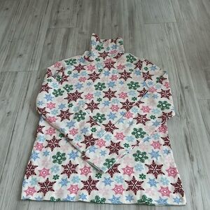 Snowflake long sleeve turtle neck